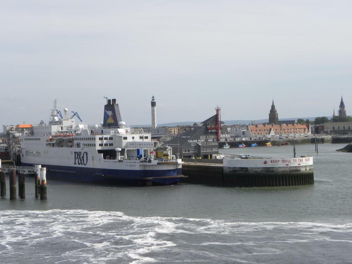 Ibis Calais Car Ferry Hotel Exterior photo